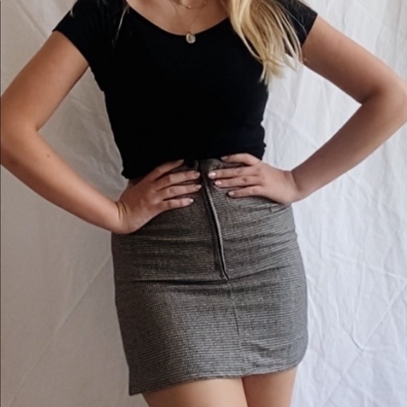 Vintage houndstooth miniskirt - Picture 2 of 4